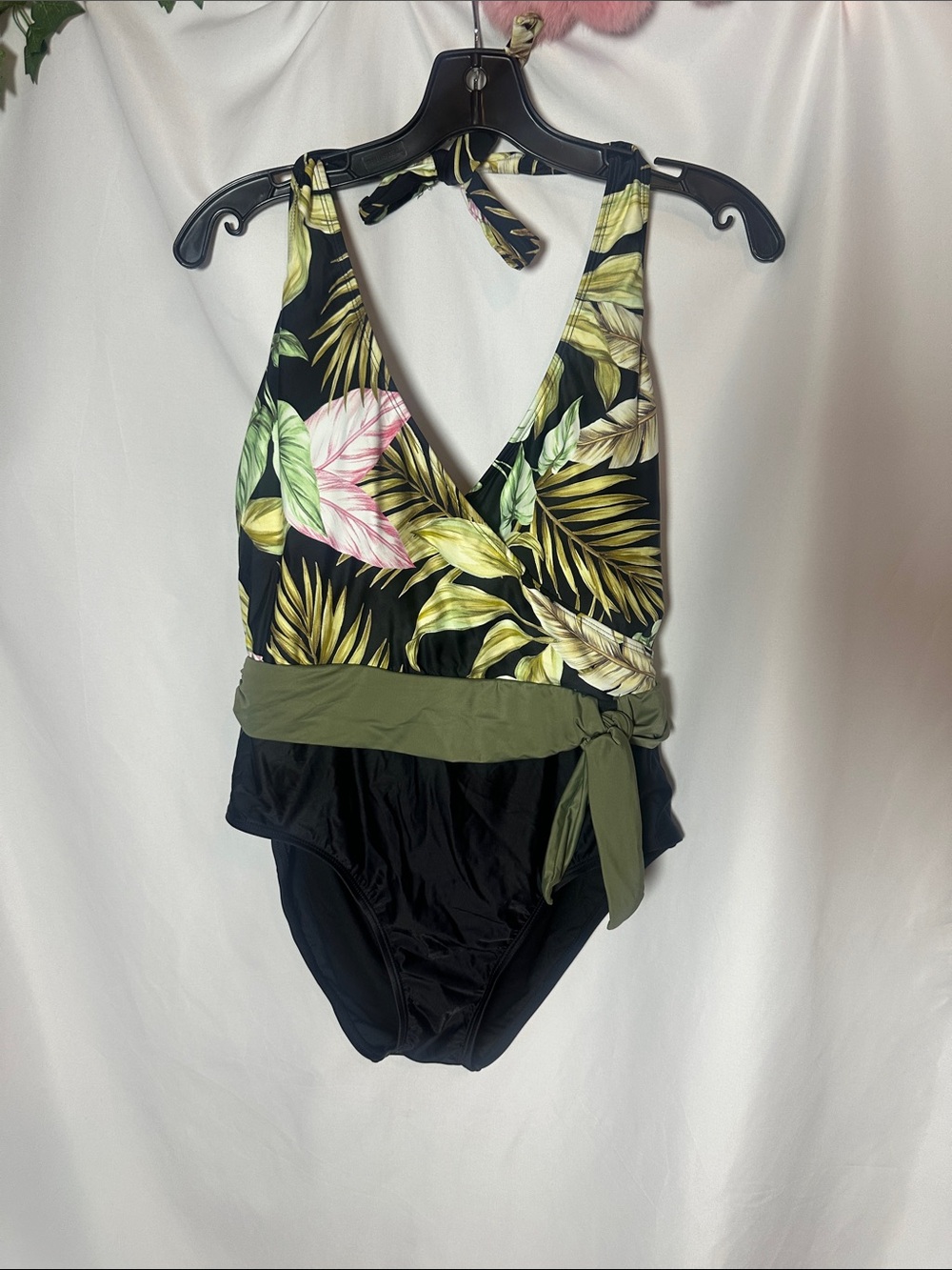 Women’s Tropical Leaf One-Piece Swimsuit - Black & Green